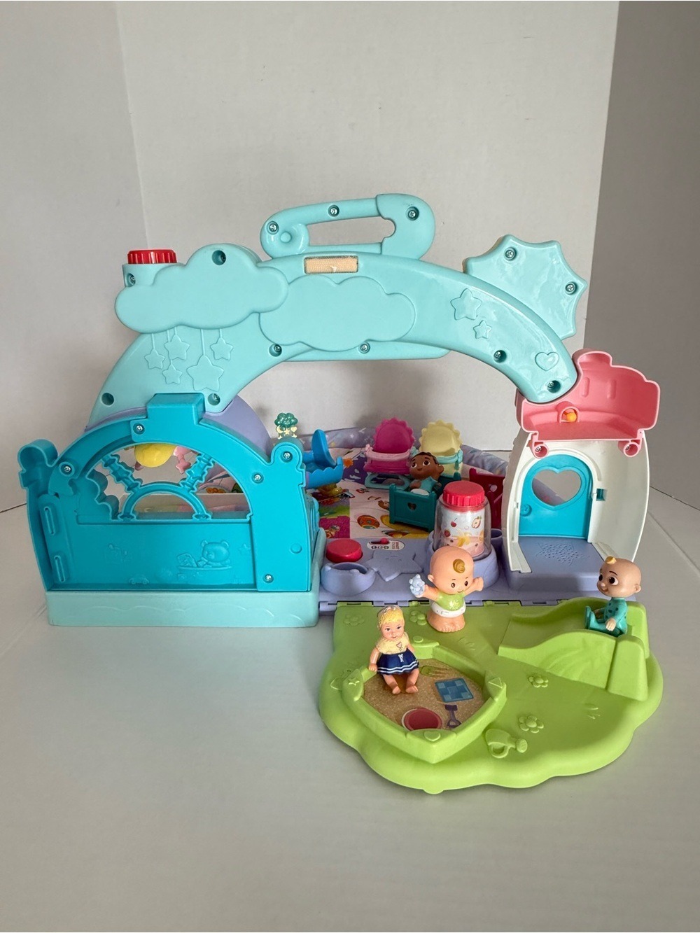 Fisher-Price Little People 1-2-3 Babies Play date Musical Playset & Accessories - Picture 14 of 17